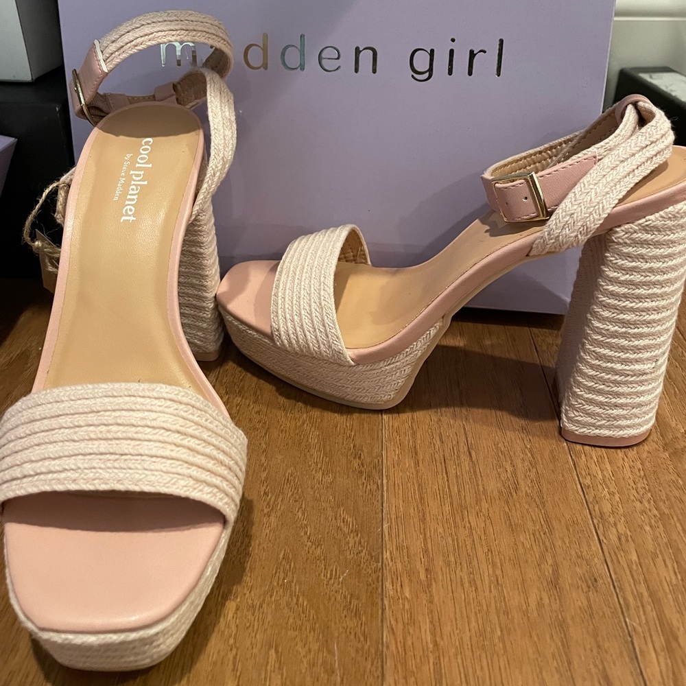 Brand new Steve Madden light pink heels size 7.5 brand new never worn